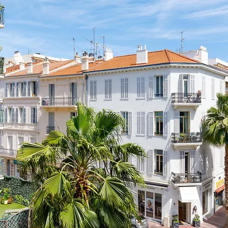 Perle Doree Yourhosthelper Cannes